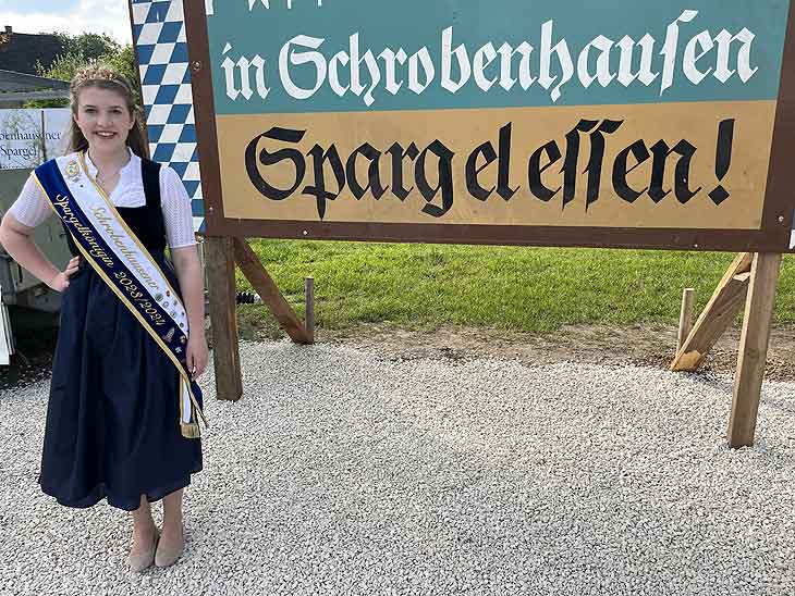 Natalie I.  , die Schrobenhausener Spargelkönigin 2023/2024 (©Foto: Martin Schmitz)